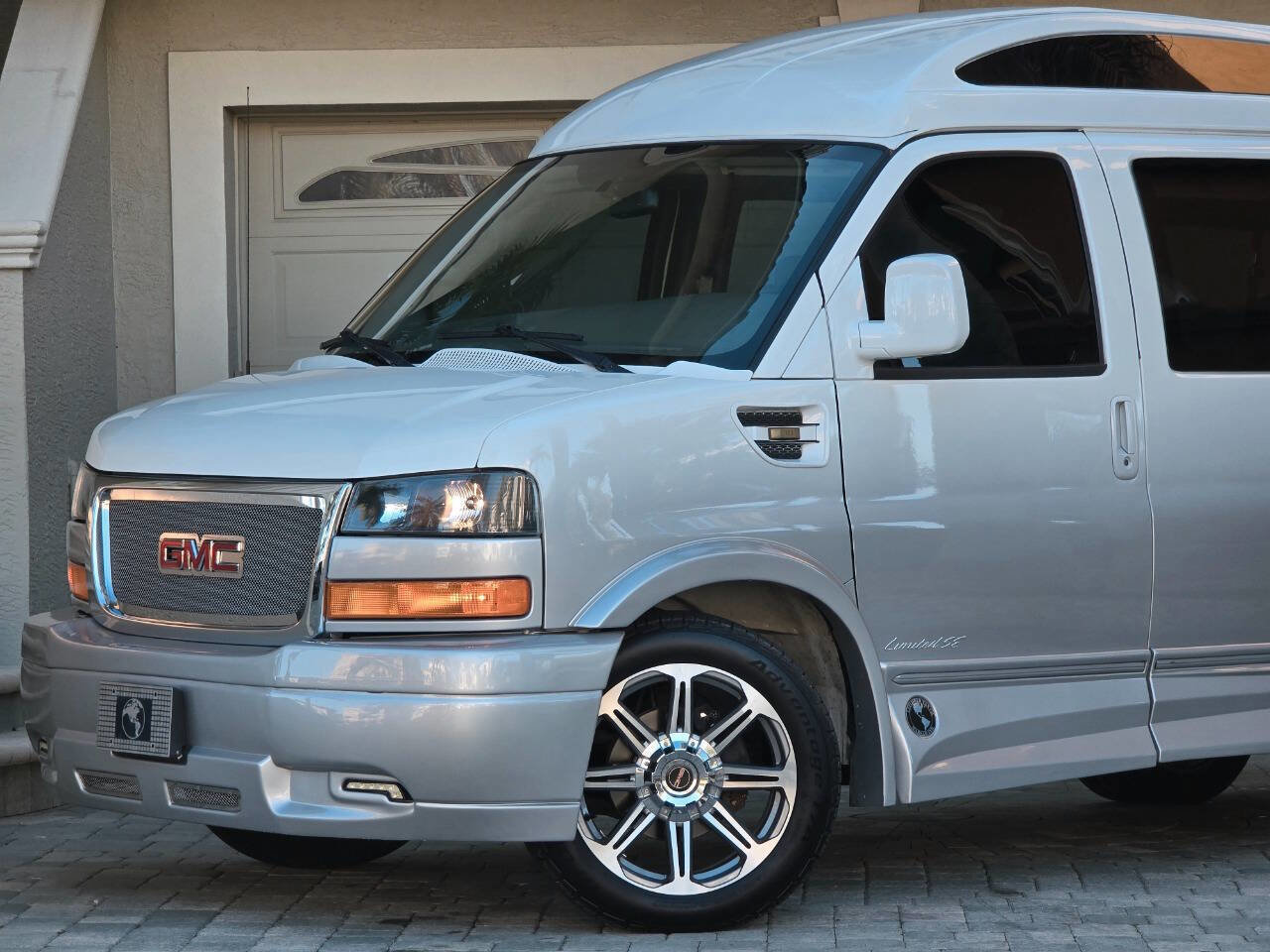 Used 2016 GMC Savana 2500 image 2