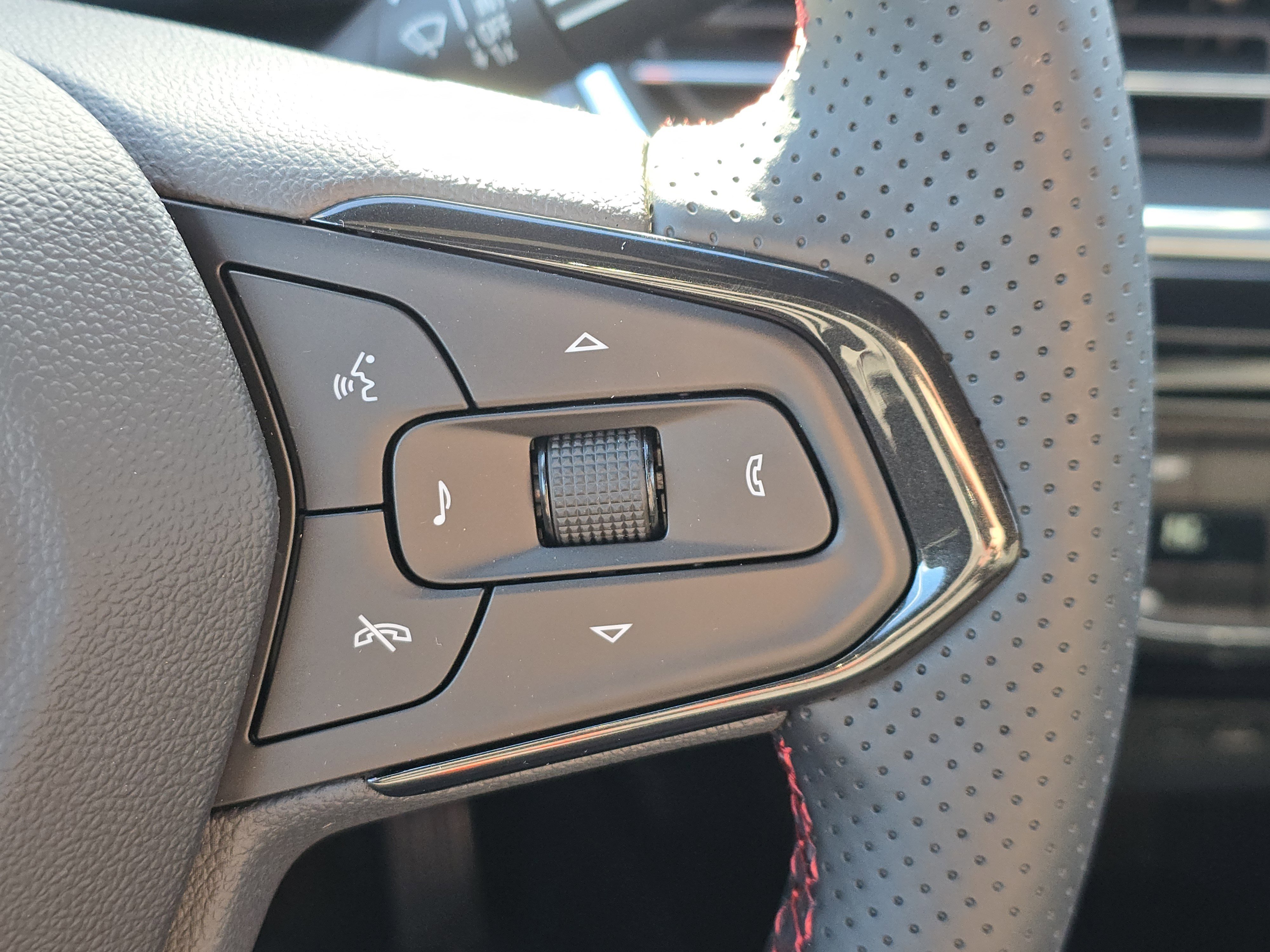 New 2026 Chevrolet Trax RS w/ Driver Confidence Package image 27