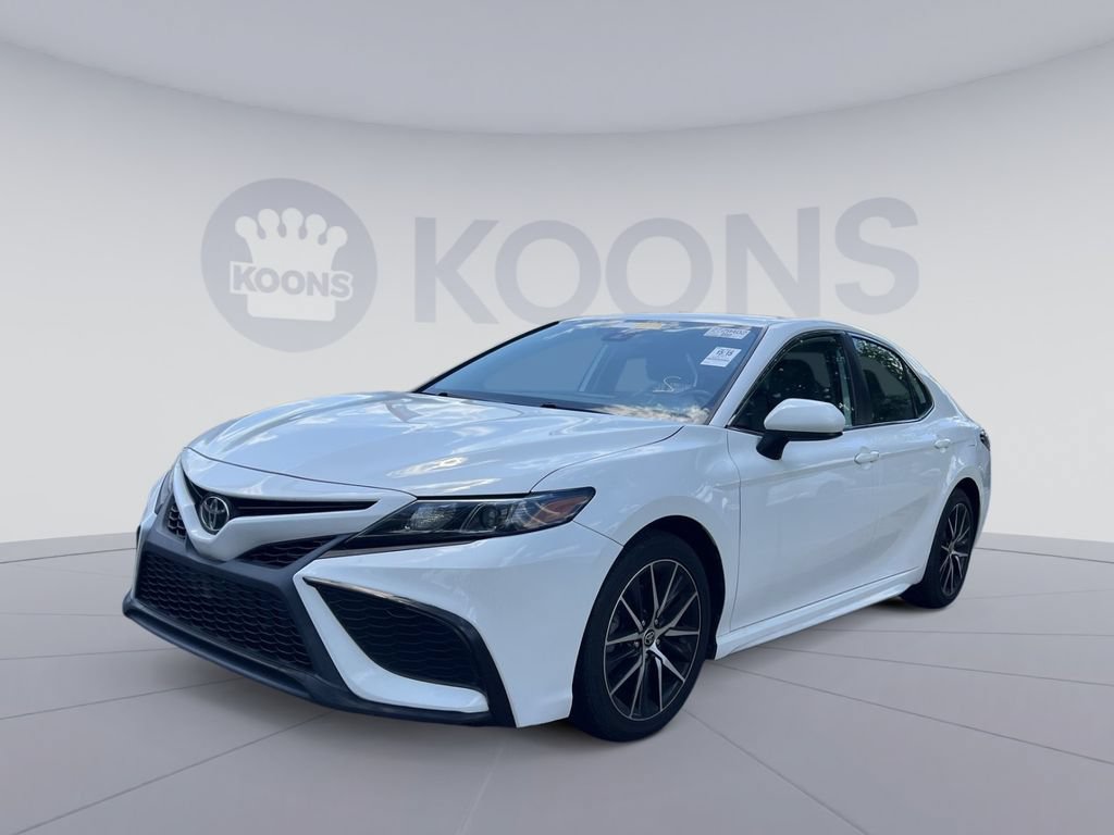 Used 2021 Toyota Camry SE FWD image 1
