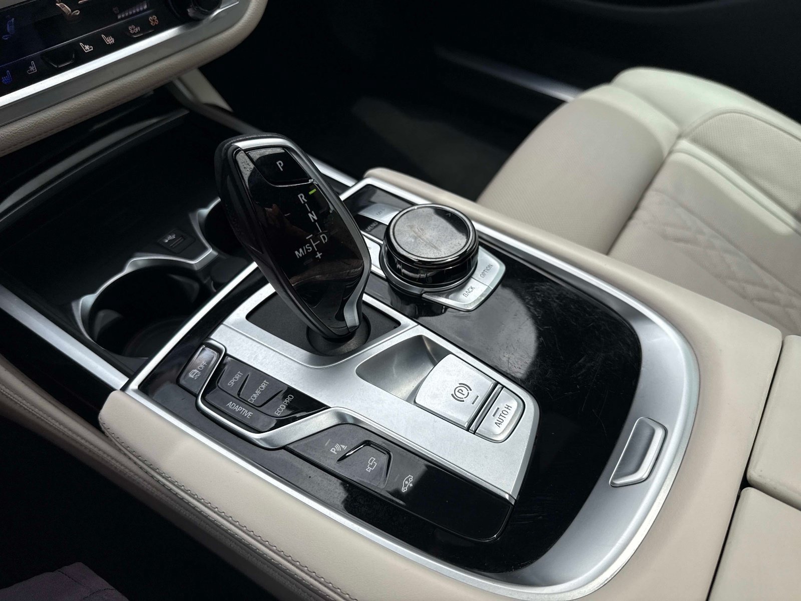 Used 2022 BMW 750i xDrive w/ Executive Package AWD/4WD image 30