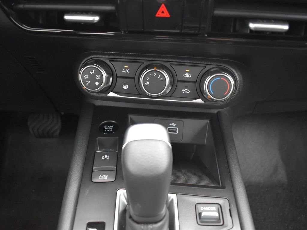 Used 2025 Nissan Kicks S image 11