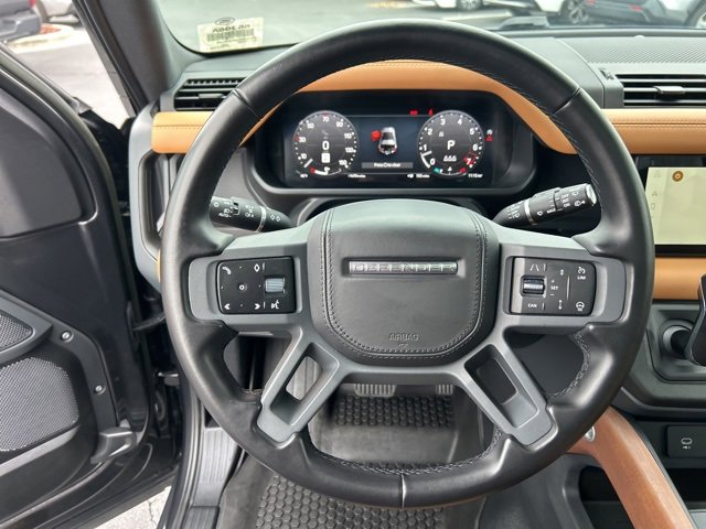 Used 2023 Land Rover Defender 90 X-Dynamic SE image 18