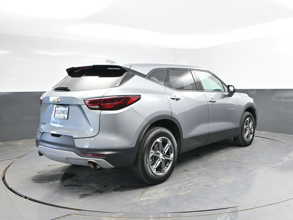 Used 2025 Chevrolet Blazer LT FWD image 7
