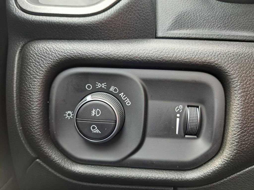 New 2026 RAM 1500 Express RWD image 14