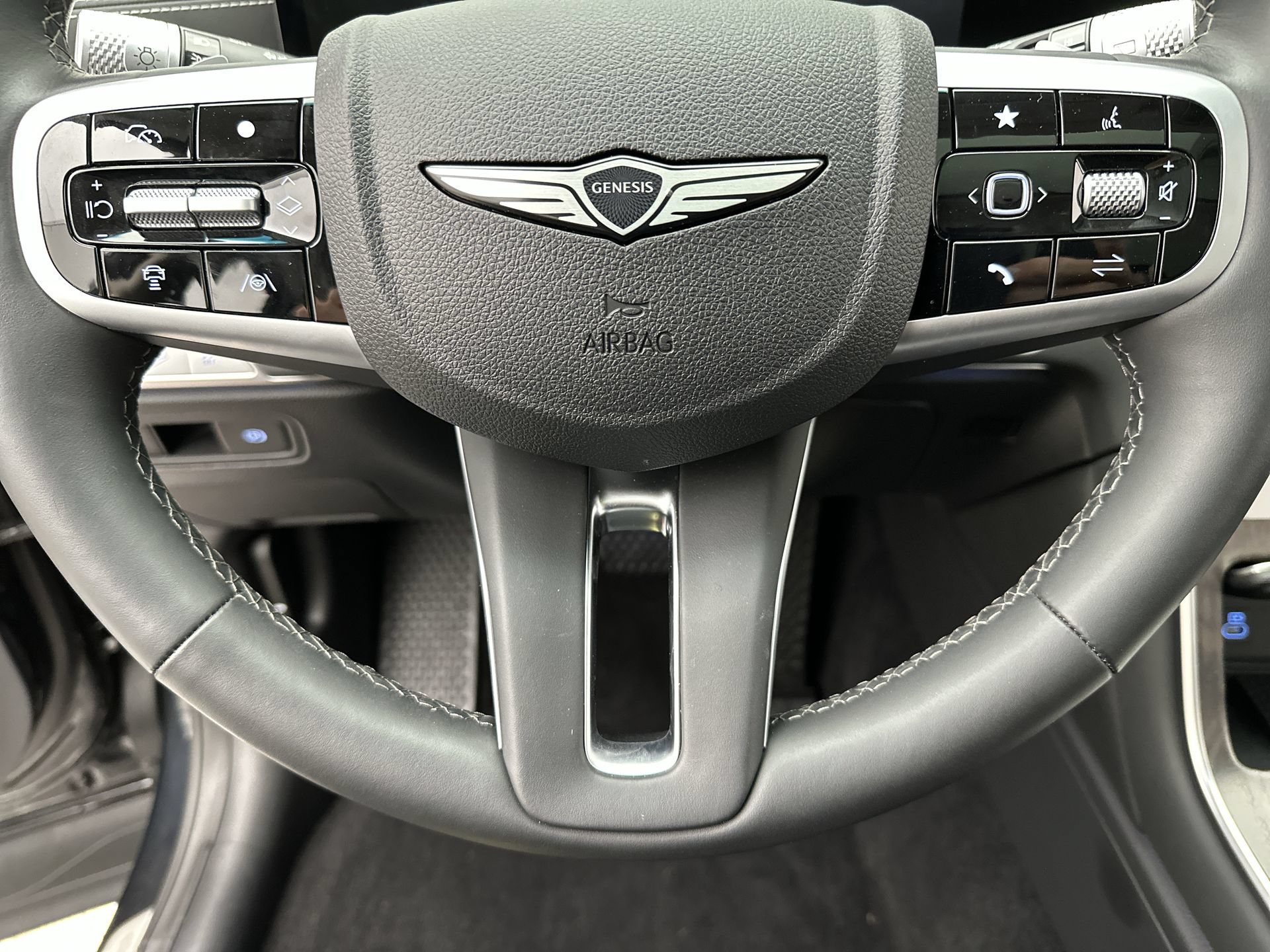 Certified 2026 Genesis GV80 2.5T Select AWD/4WD image 14