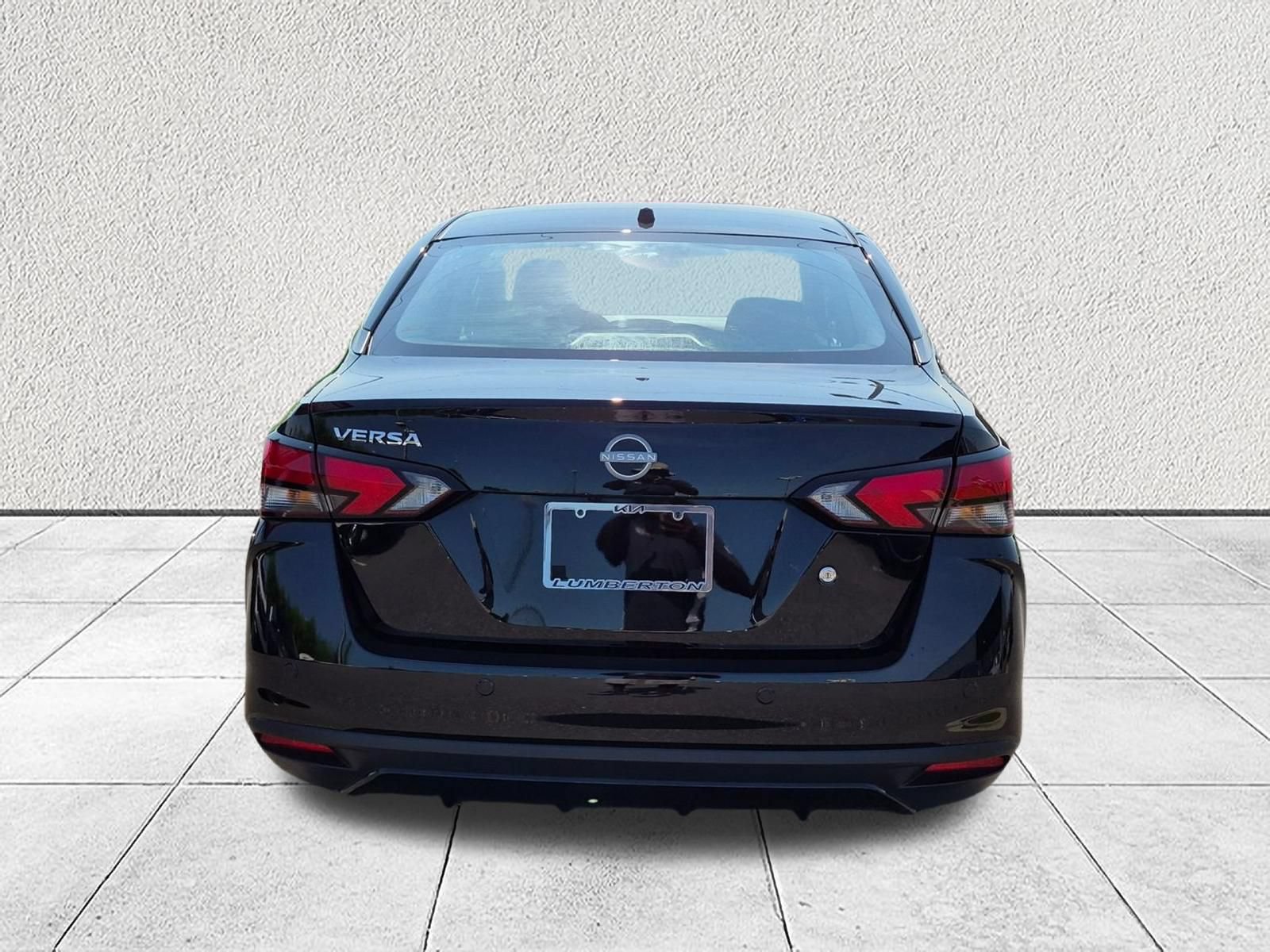 Used 2025 Nissan Versa S w/ Trunk Package FWD image 4