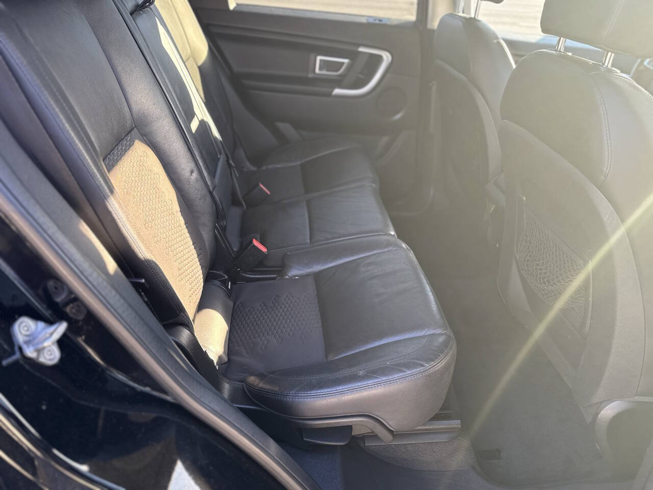 Used 2018 Land Rover Discovery Sport SE AWD/4WD image 17