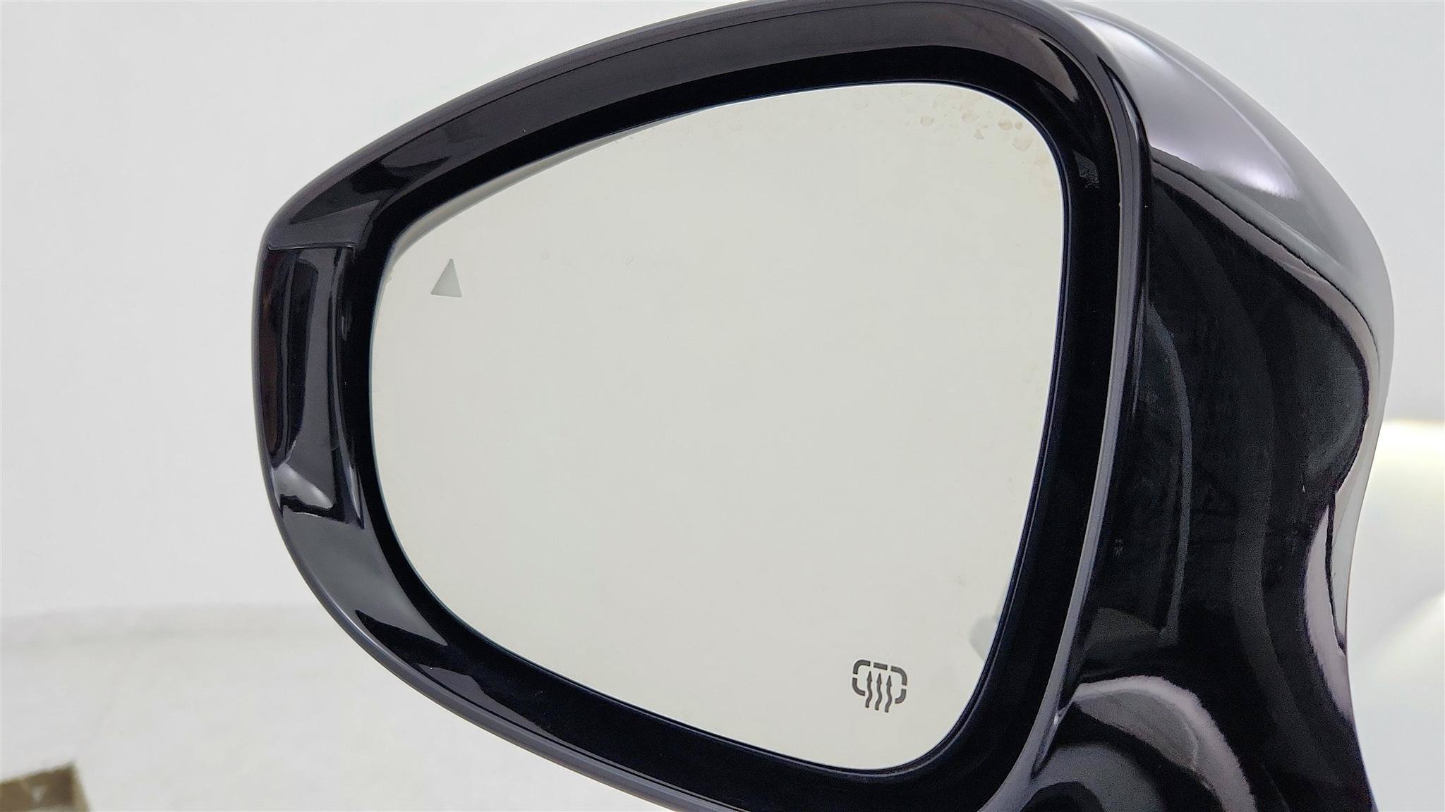 Used 2024 Chrysler Pacifica Touring-L FWD image 23