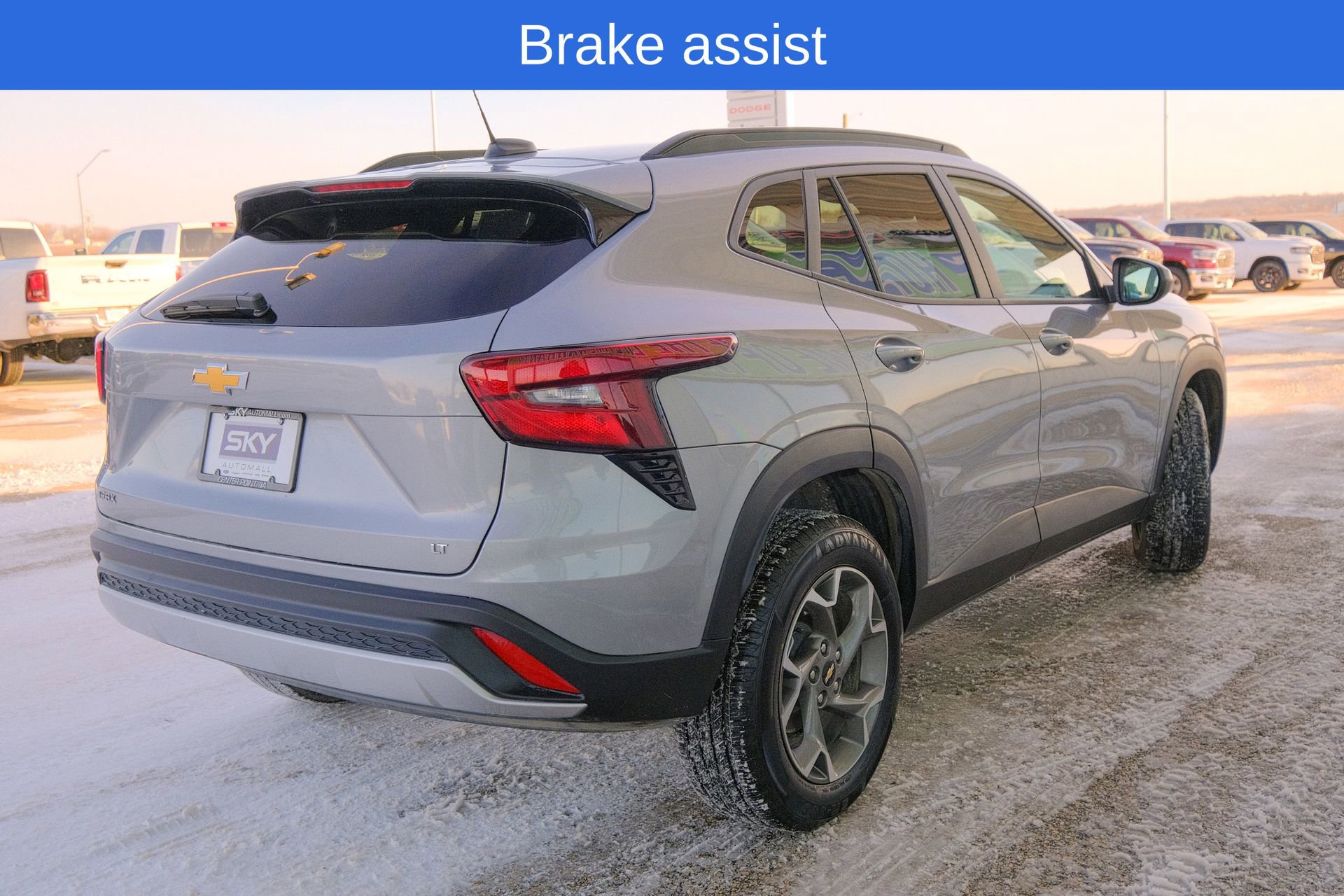 Used 2025 Chevrolet Trax LT image 8