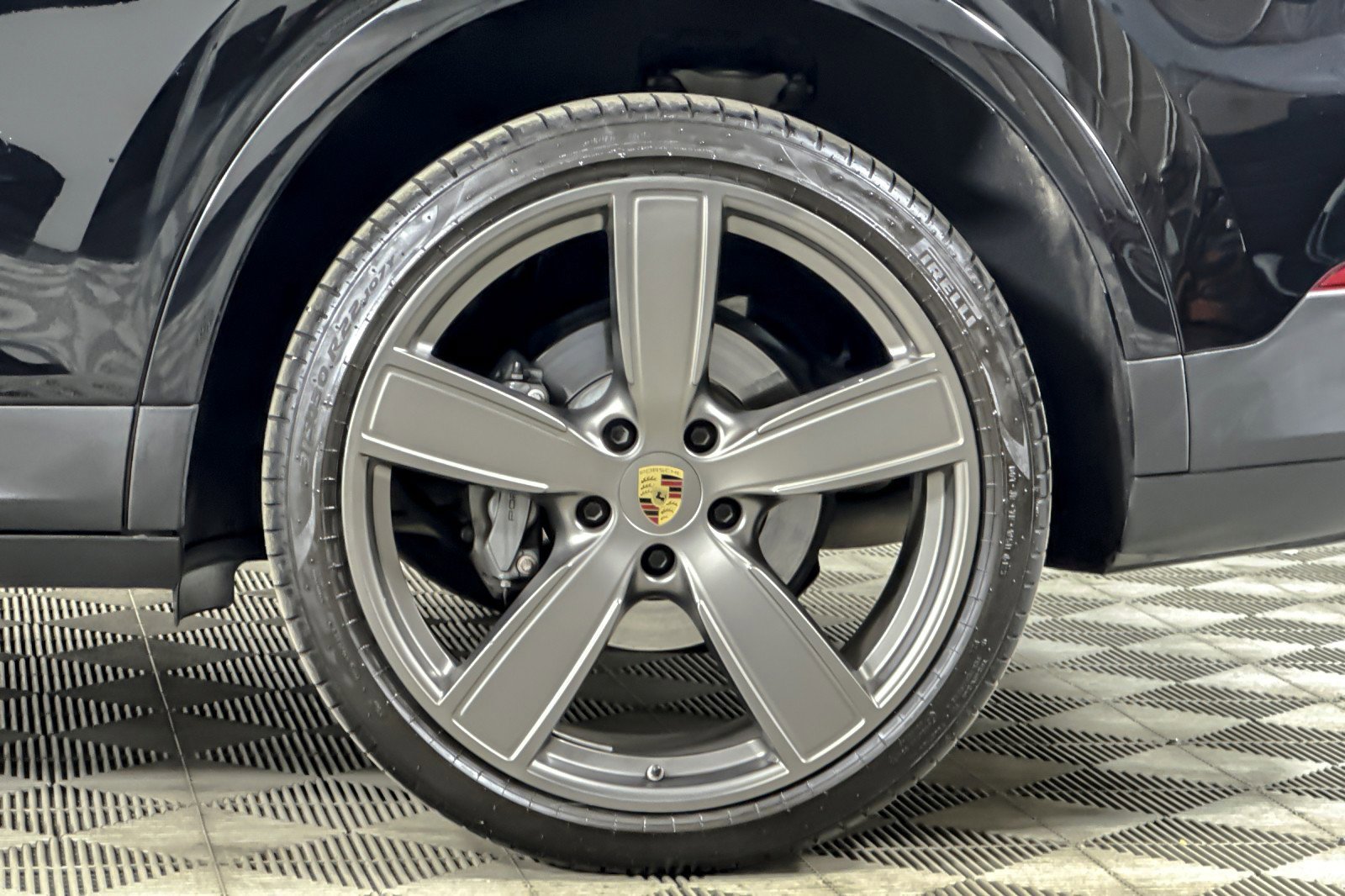 Used 2023 Porsche Cayenne S image 25