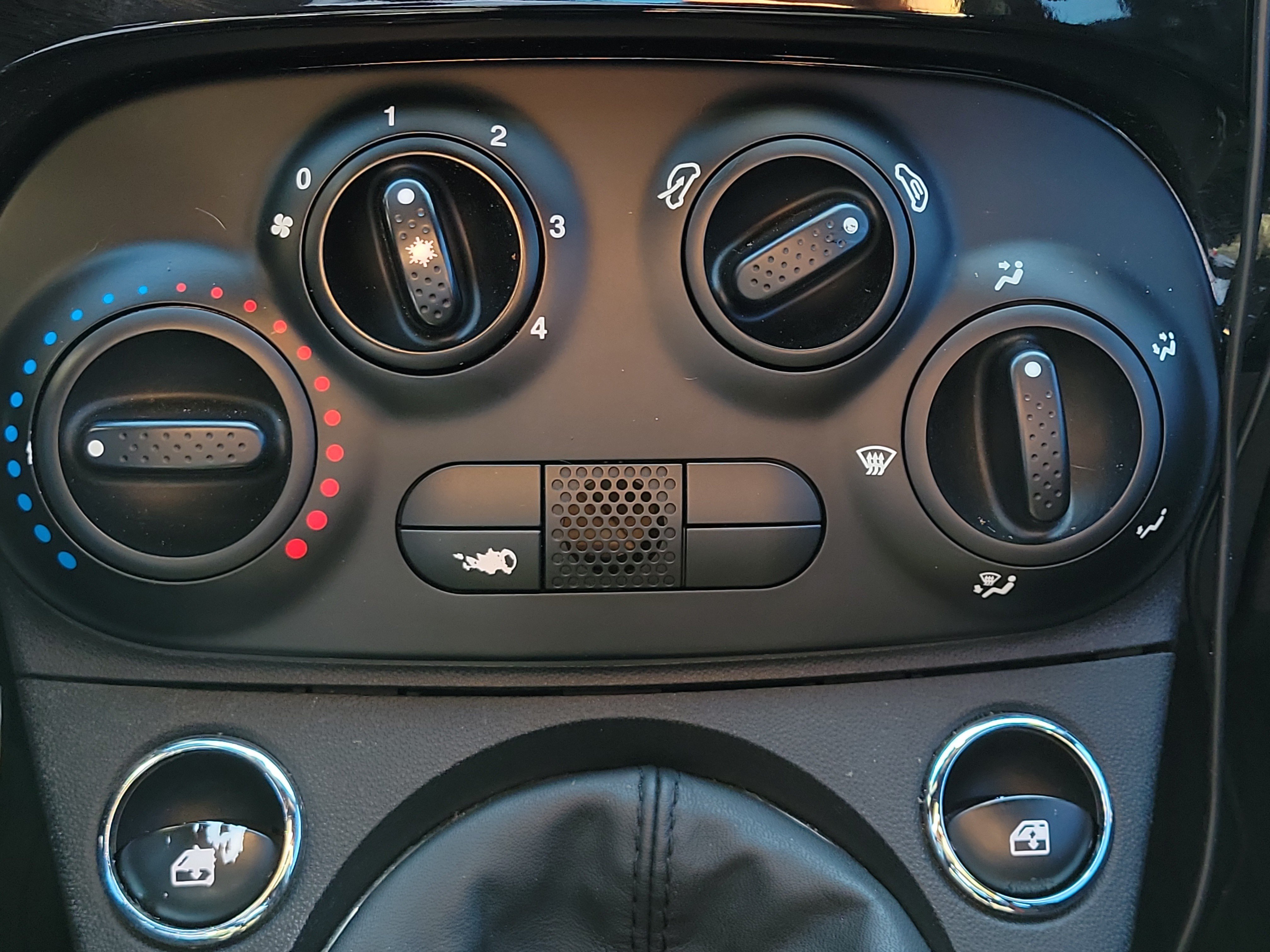 Used 2016 FIAT 500 Abarth w/ Mopar Scorpion Package FWD image 16