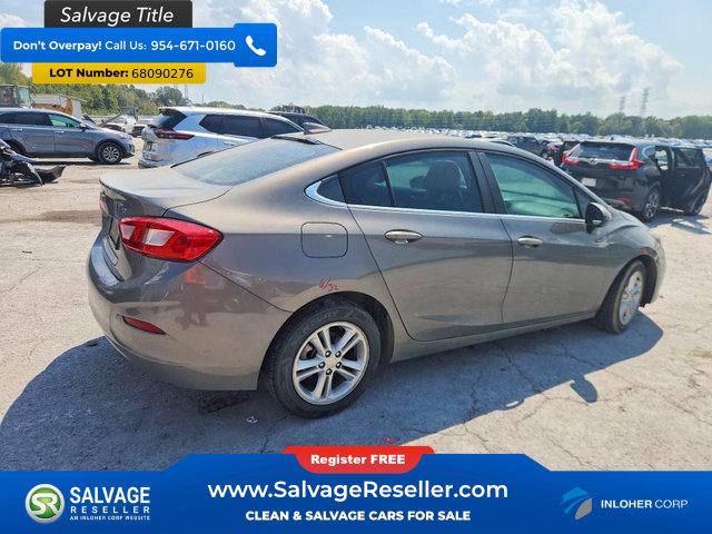 Used 2018 Chevrolet Cruze LT FWD image 4