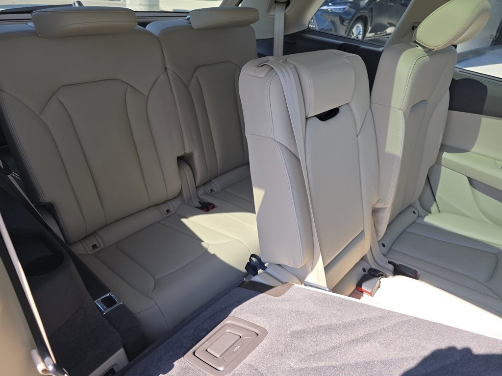 Used 2019 Audi Q7 3.0T Prestige image 30