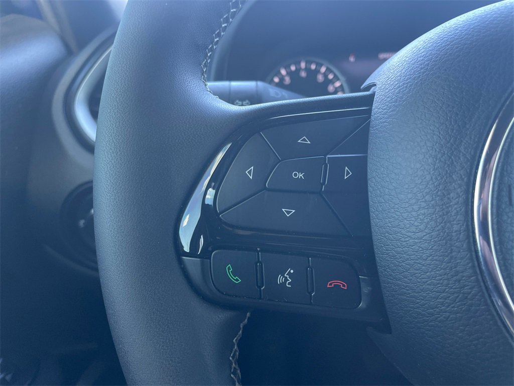 Used 2021 Jeep Renegade Latitude image 23