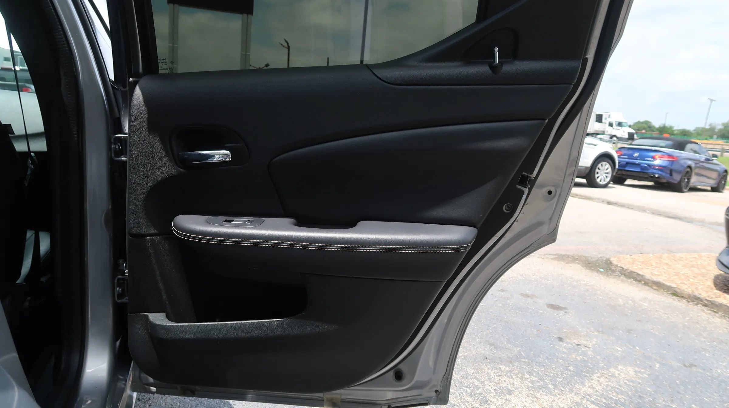 Used 2014 Dodge Avenger SXT FWD image 46