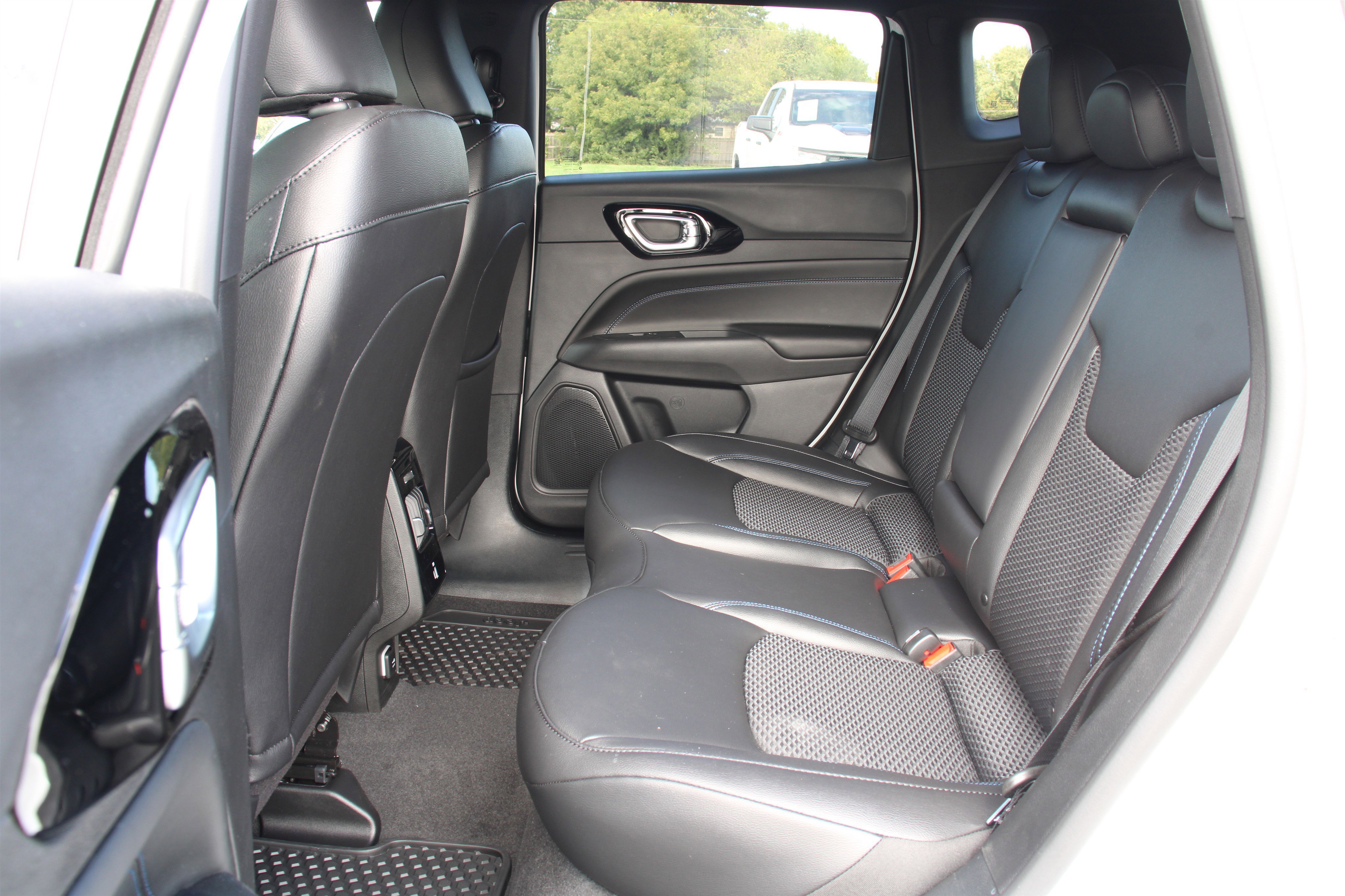 New 2026 Jeep Compass Latitude w/ Quick Order Package 29K image 23