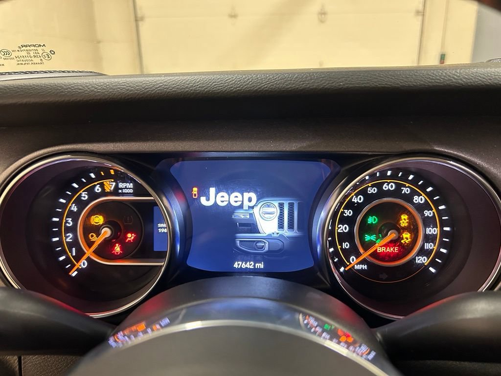 Used 2023 Jeep Gladiator Mojave w/ Trailer Tow Package AWD/4WD image 19