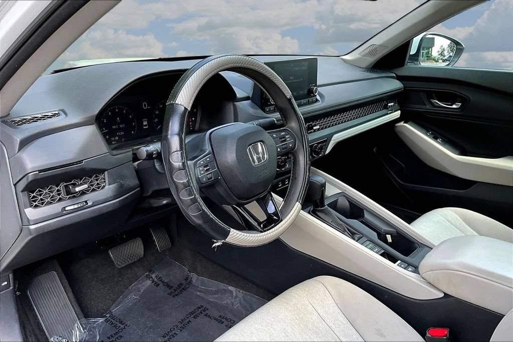 Used 2023 Honda Accord EX image 18