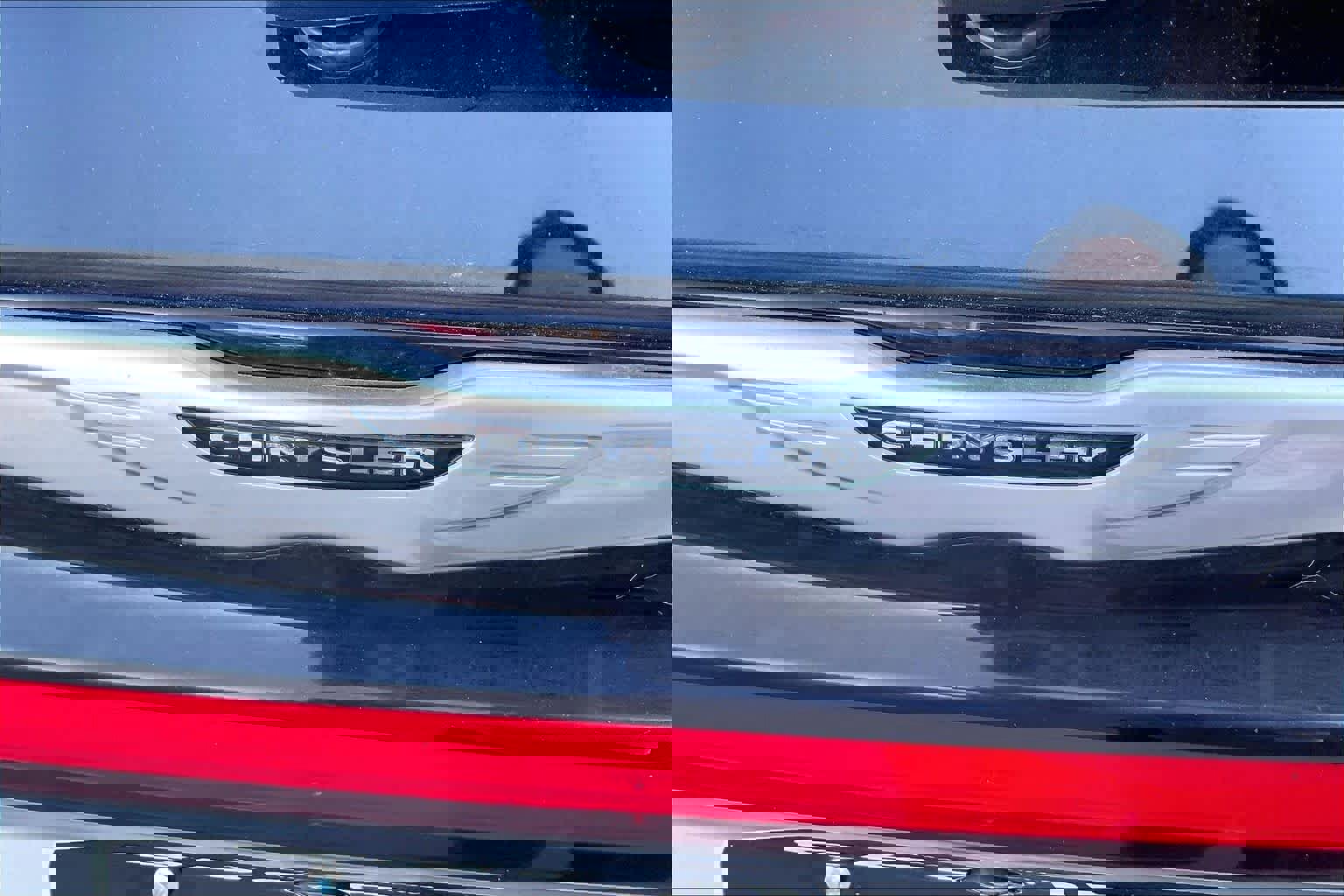 Used 2024 Chrysler Pacifica Touring-L image 10