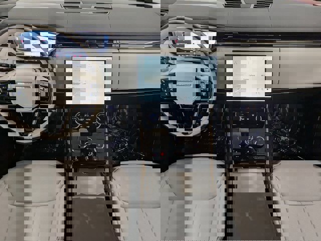 Used 2023 Land Rover Range Rover Sport SE Dynamic image 24