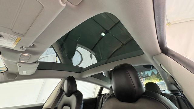 Used 2020 Tesla Model 3 Standard Range Plus RWD image 37