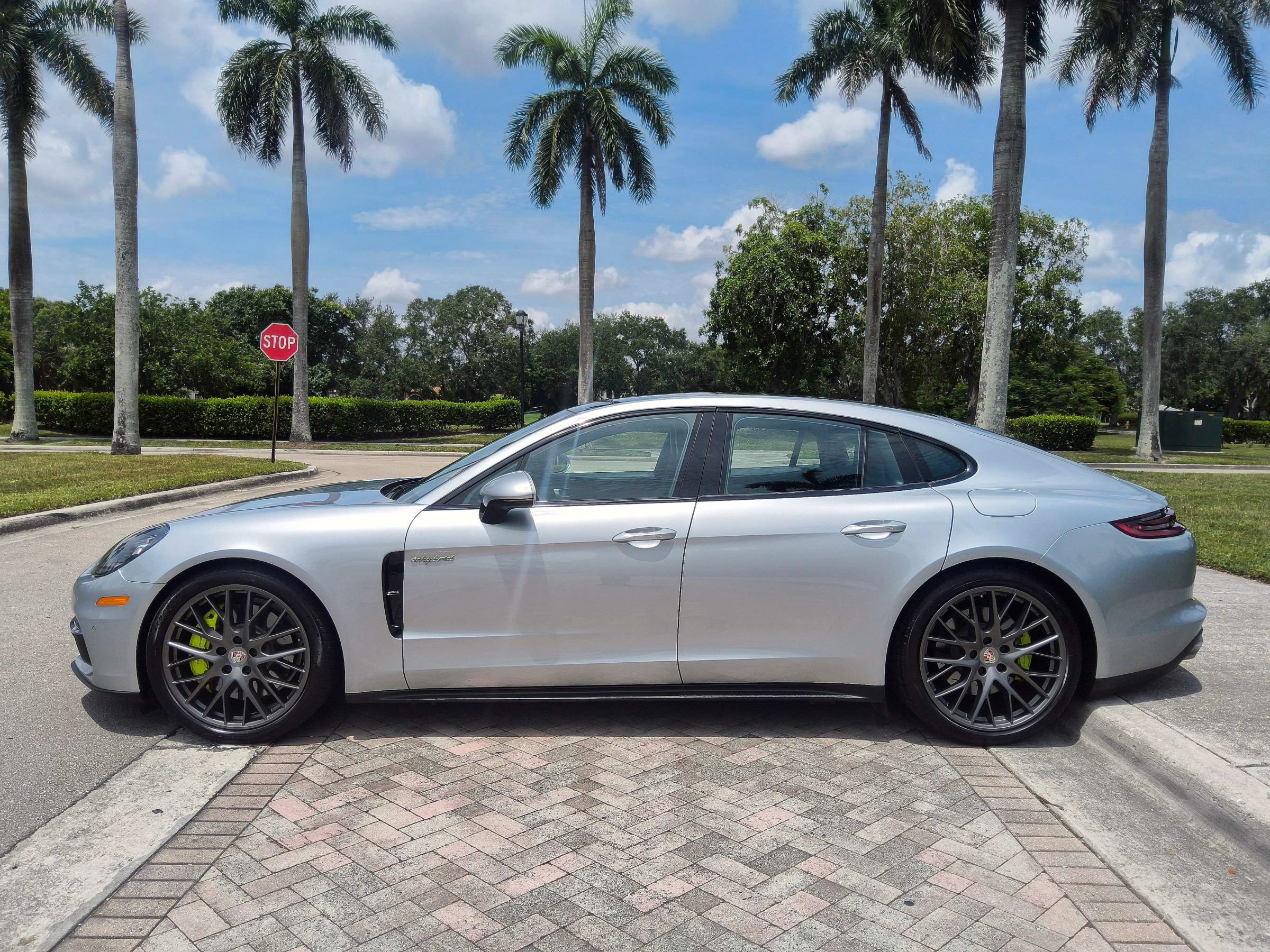 Used 2018 Porsche Panamera 4 AWD/4WD image 19