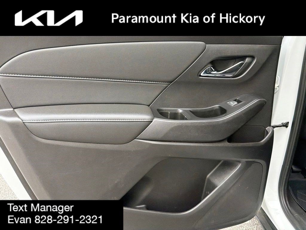 Used 2023 Chevrolet Traverse LT AWD/4WD image 14