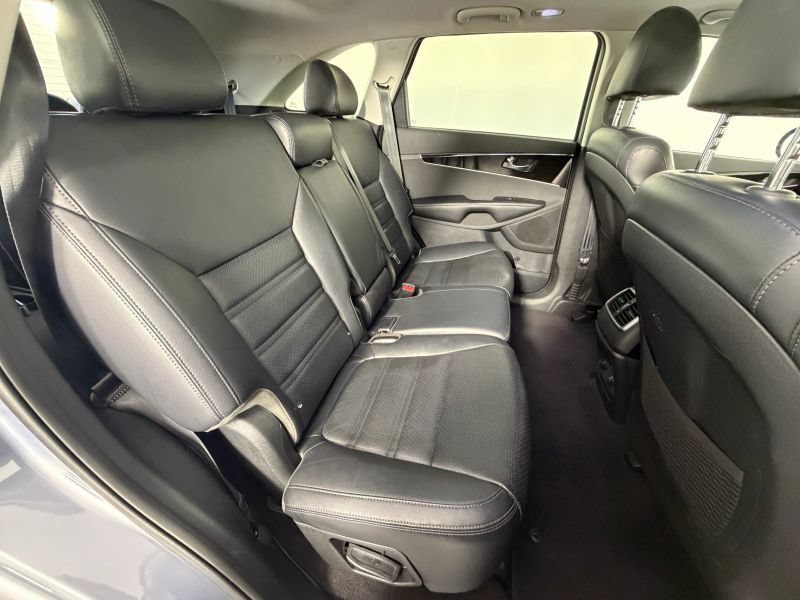 Used 2019 Kia Sorento EX AWD/4WD image 39