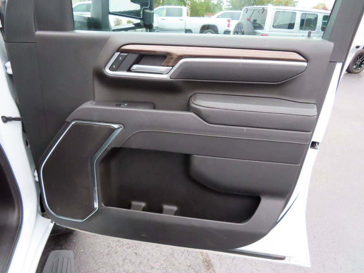 Used 2025 Chevrolet Silverado 3500 LT w/ Safety Package AWD/4WD image 48