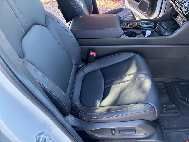 Used 2025 Honda Pilot TrailSport image 23