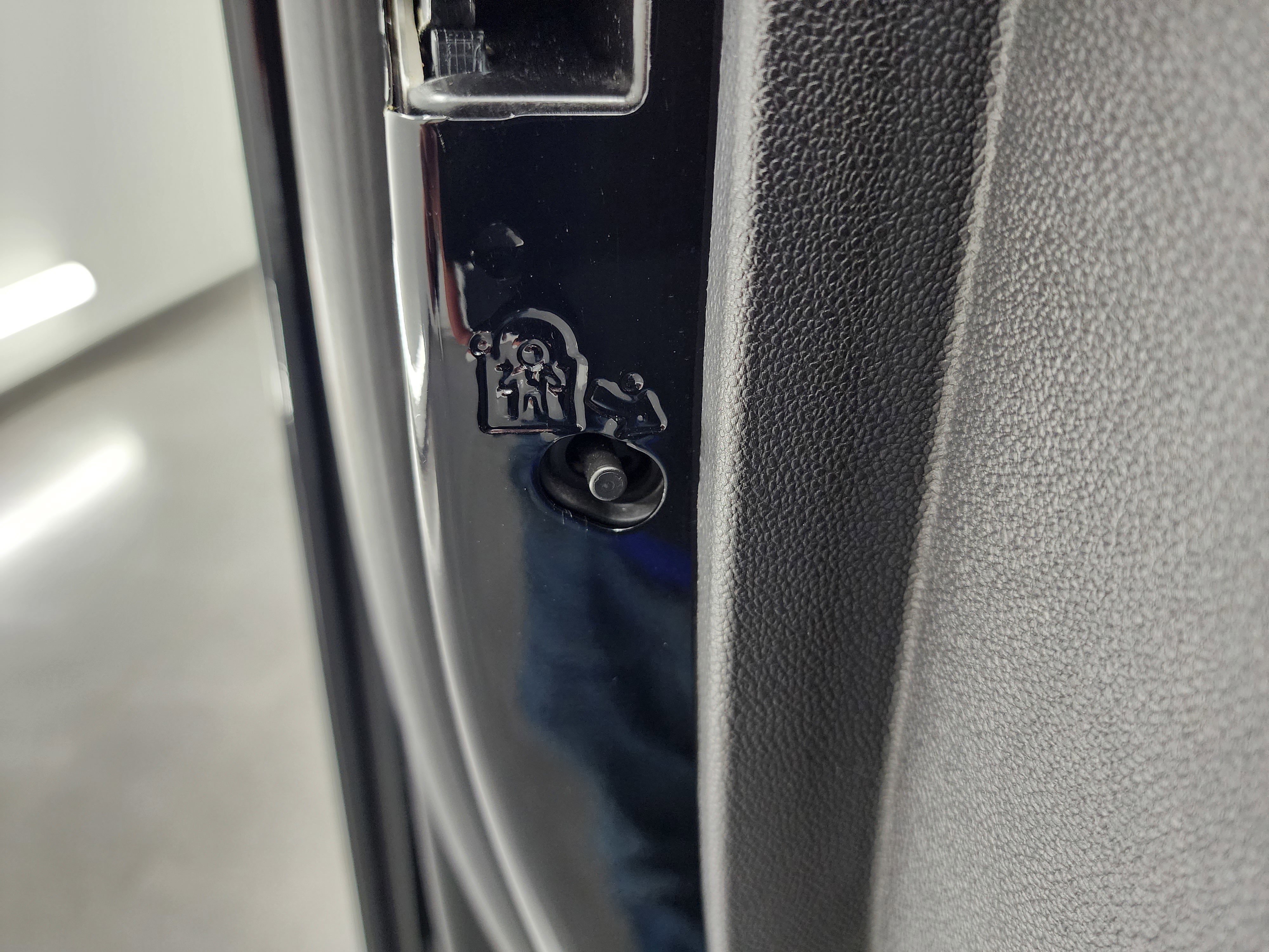 Used 2023 Chevrolet Silverado 2500 LTZ w/ LTZ Plus Package image 45