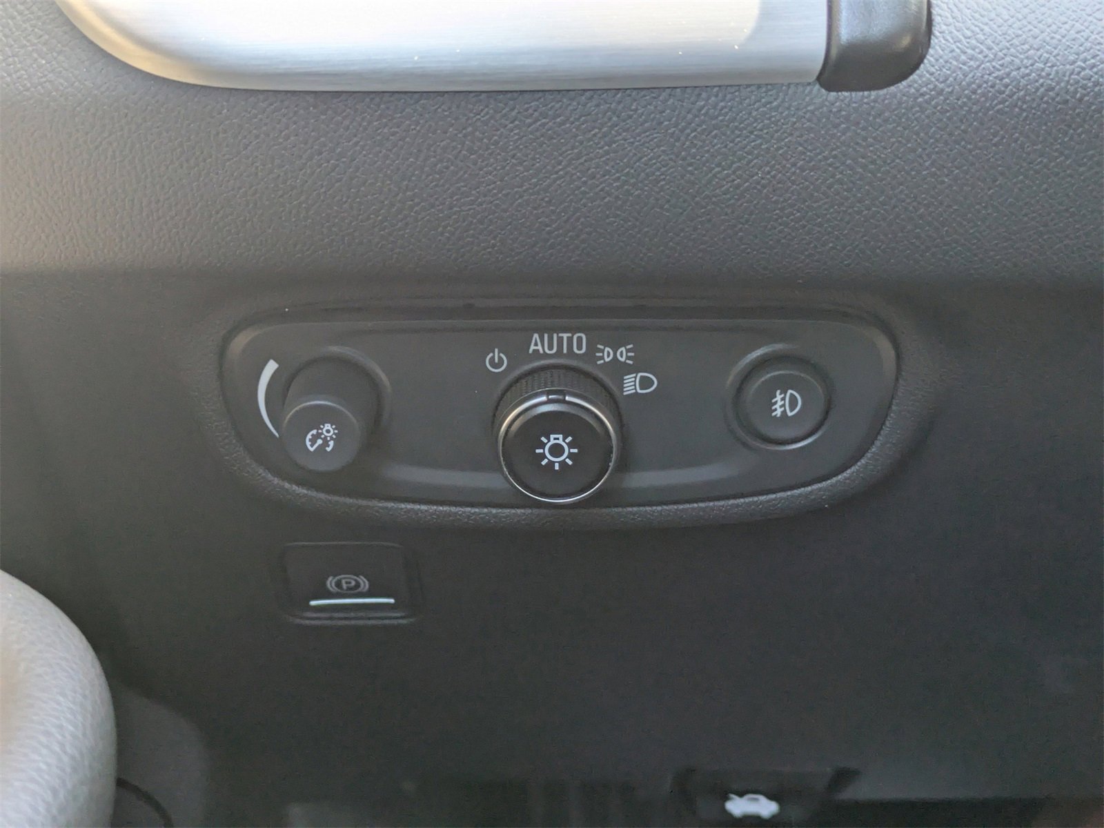 Used 2023 GMC Terrain SLT image 28