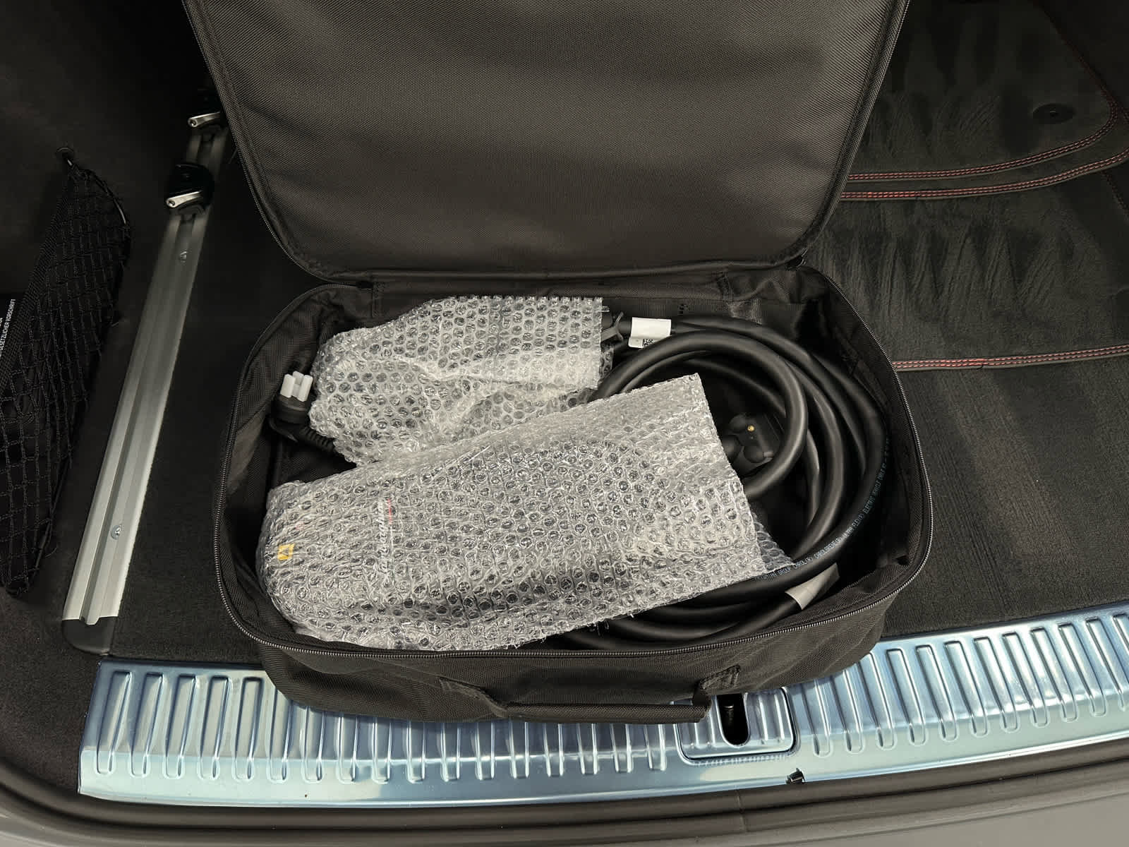 Used 2025 Lamborghini Urus SE image 44