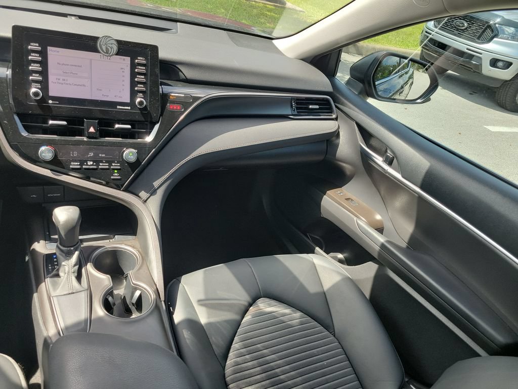 Used 2021 Toyota Camry SE FWD image 29