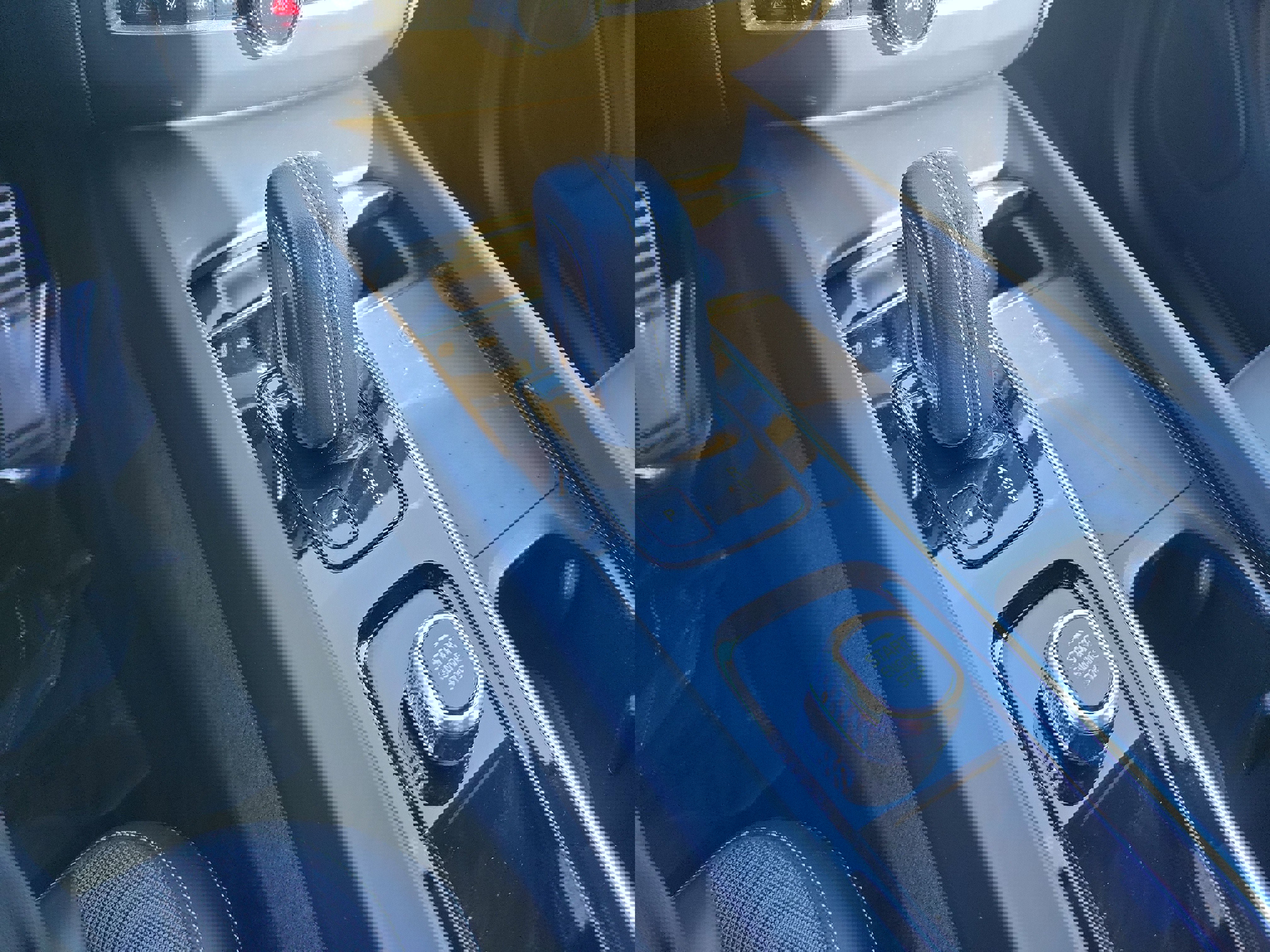 Used 2022 Volvo XC60 T8 R-Design w/ Advanced Package image 23