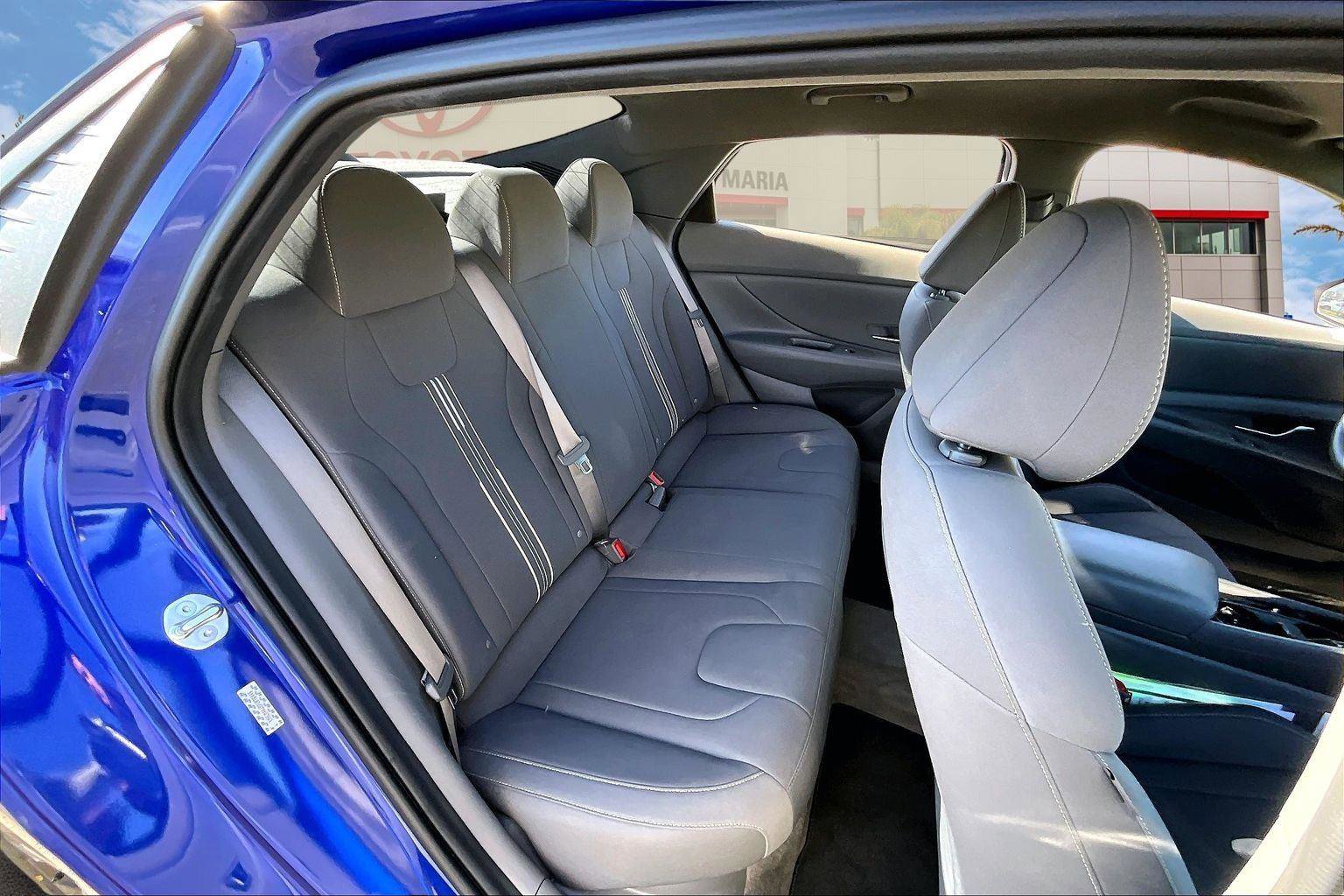 Used 2023 Hyundai Elantra Blue image 26
