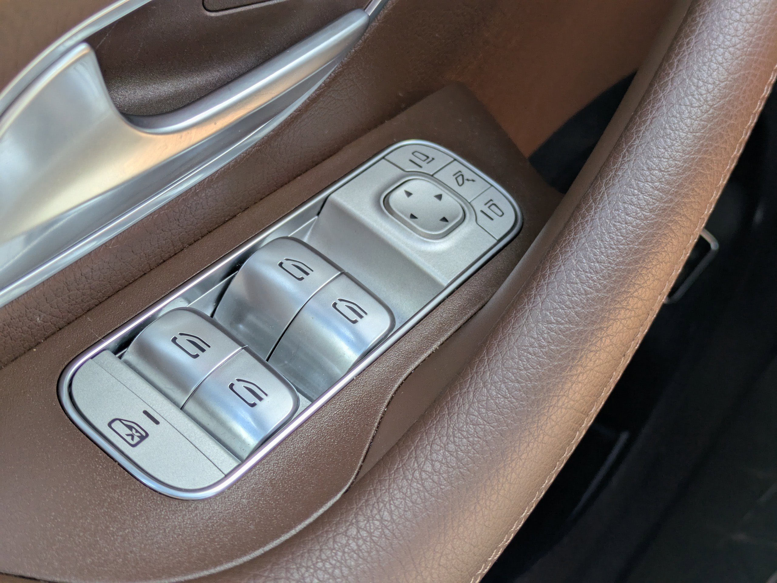 Used 2024 Mercedes-Benz GLE 450e 4MATIC image 28
