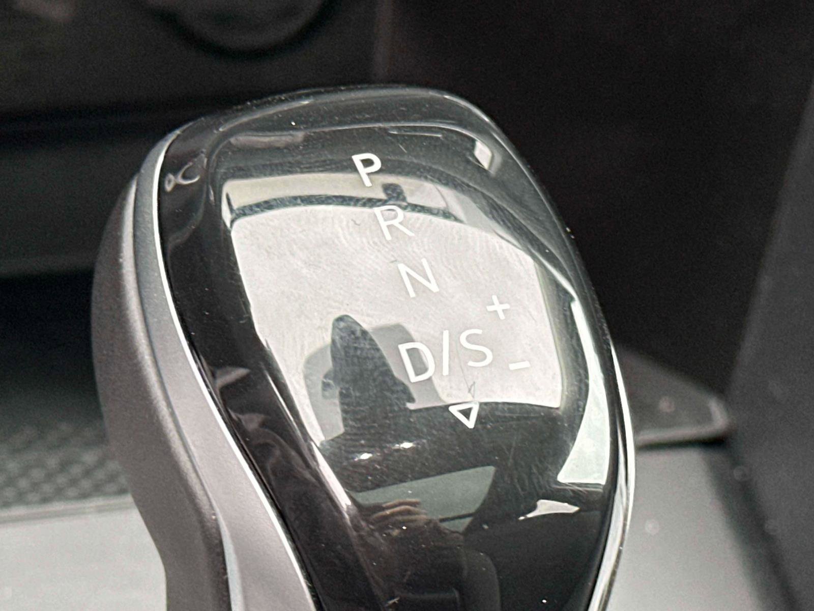 Certified 2022 Volkswagen Taos SE w/ Panoramic Sunroof Package image 27