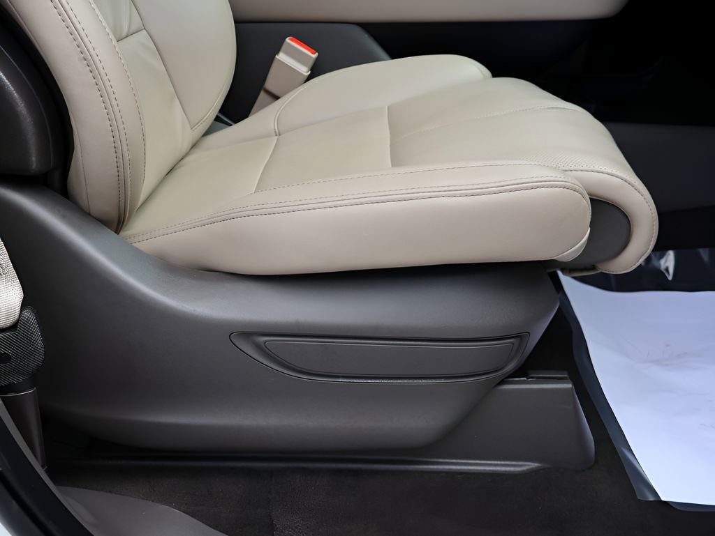 Used 2024 Lincoln Navigator Premiere image 11