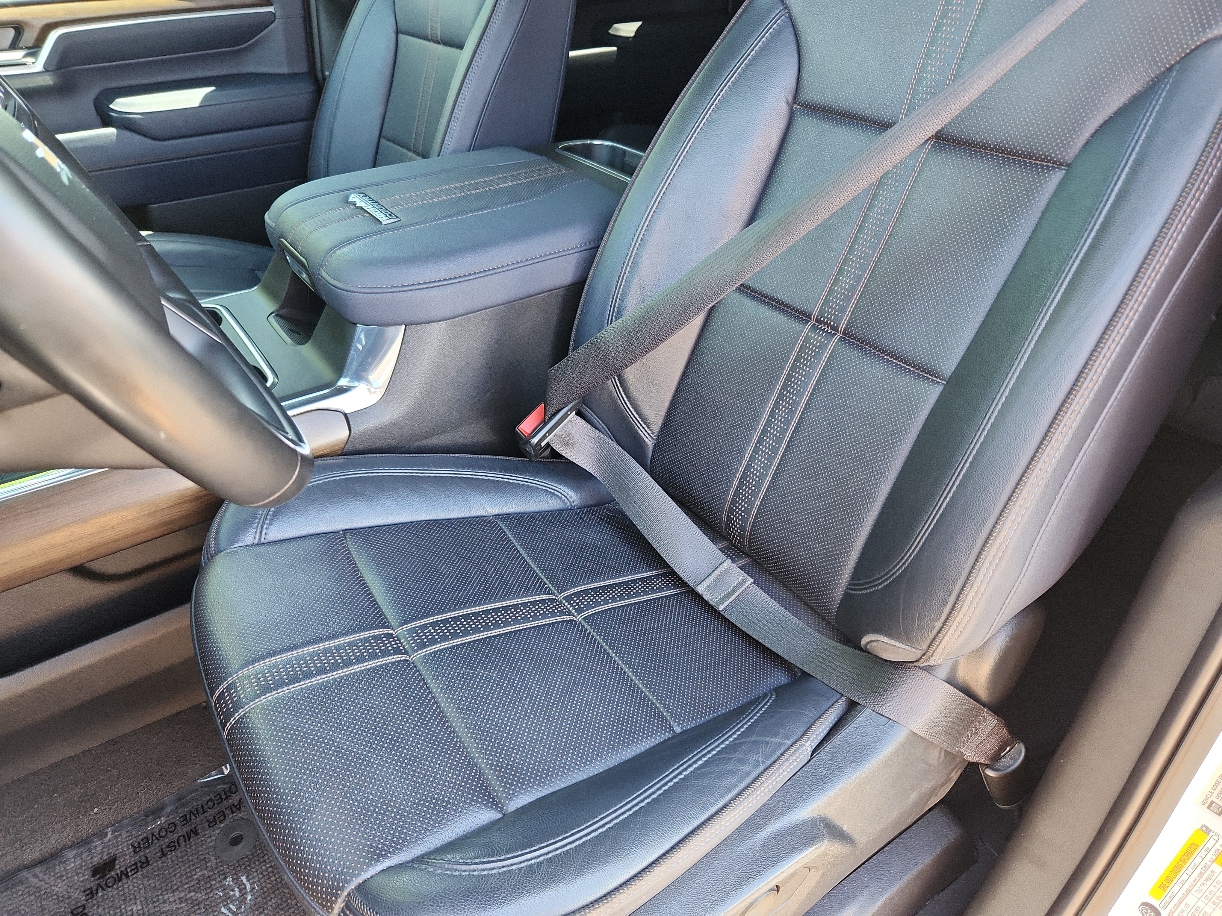 Used 2025 Chevrolet Silverado 3500 High Country w/ High Country Premium Package AWD/4WD image 11