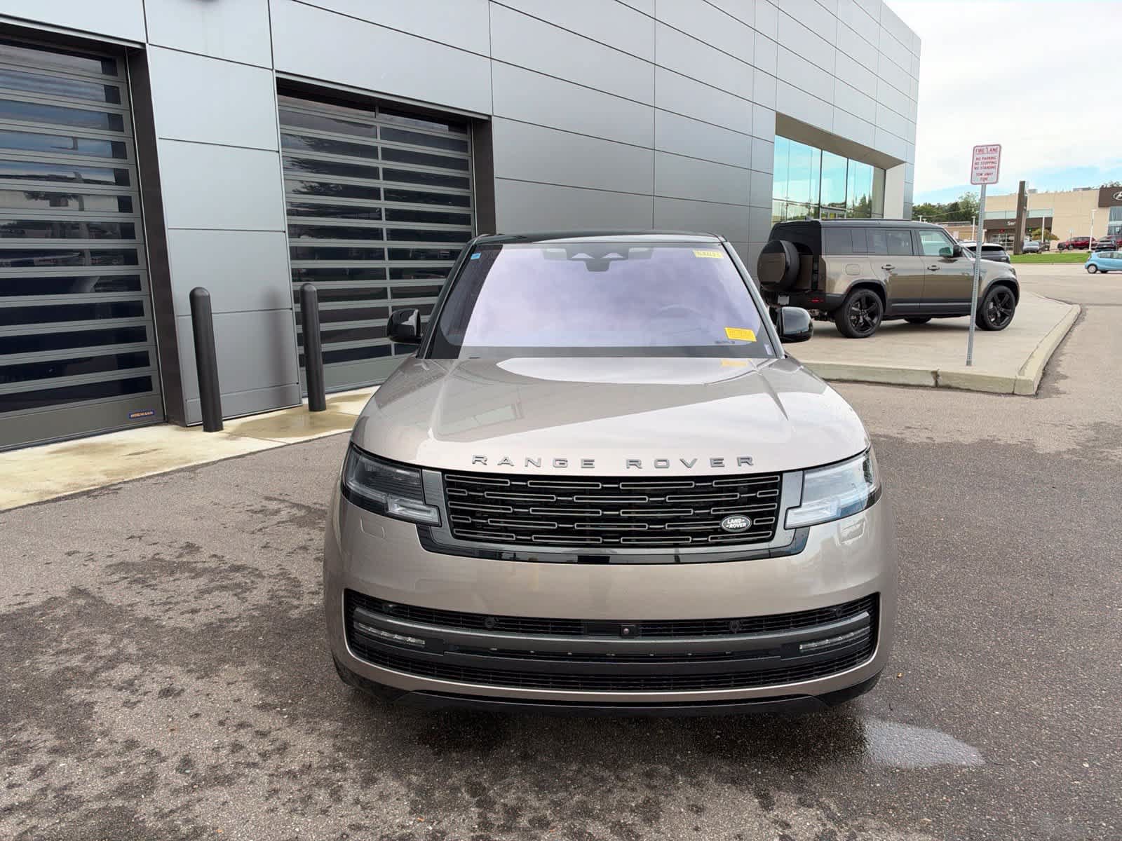 Used 2023 Land Rover Range Rover Autobiography AWD/4WD image 8