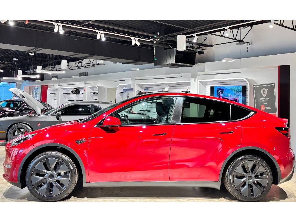 Used 2025 Tesla Model Y Long Range image 8