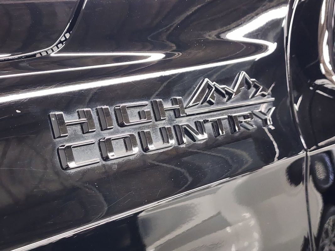 Used 2023 Chevrolet Suburban High Country image 47