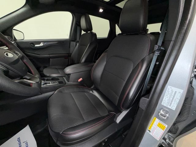 Used 2024 Ford Escape ST-Line w/ Tech Pack #1 AWD/4WD image 12