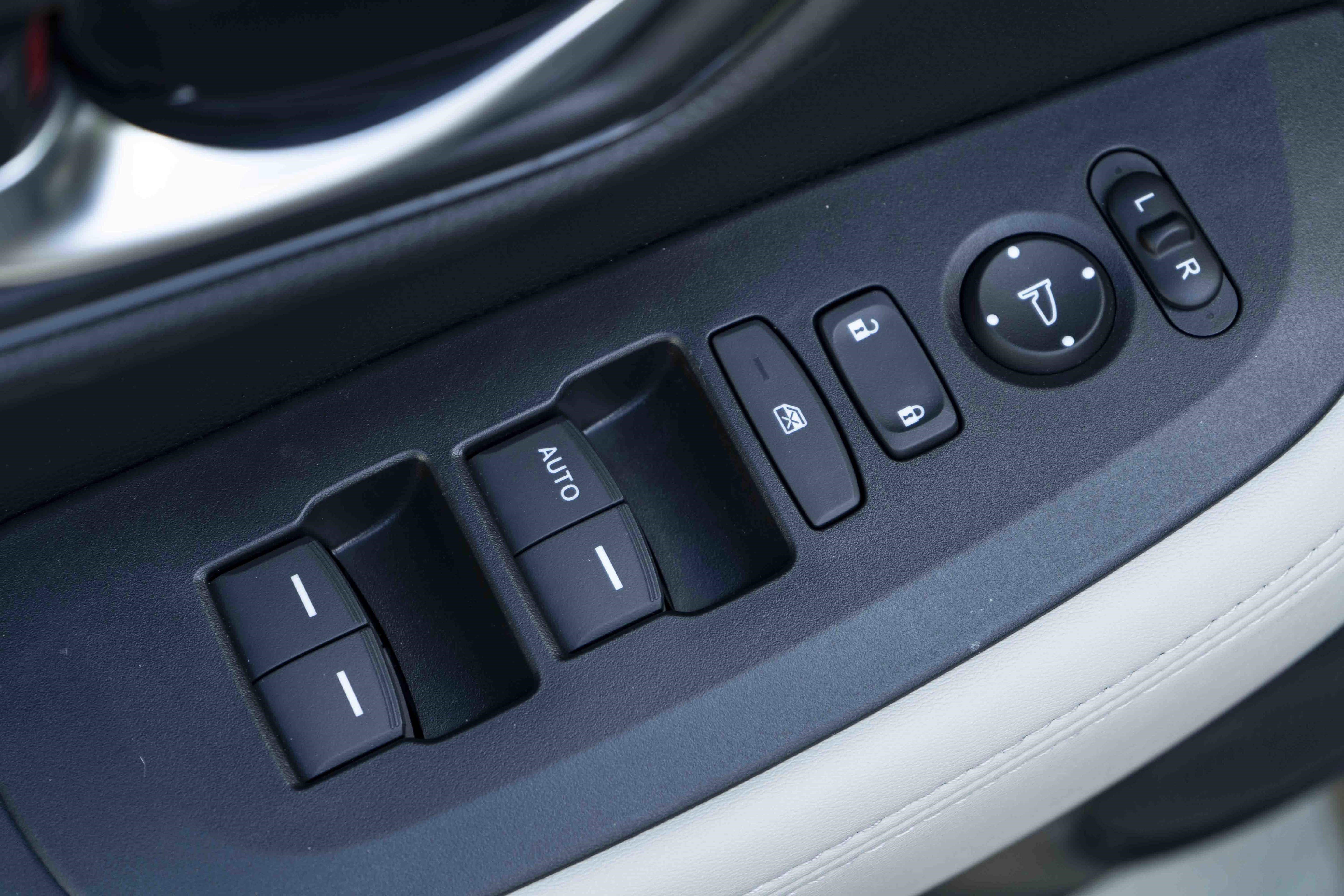 Used 2026 Honda HR-V LX image 38