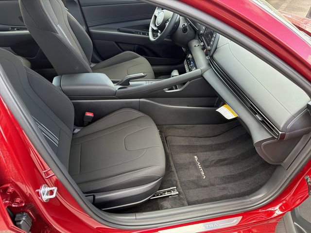 Certified 2025 Hyundai Elantra Sport image 13