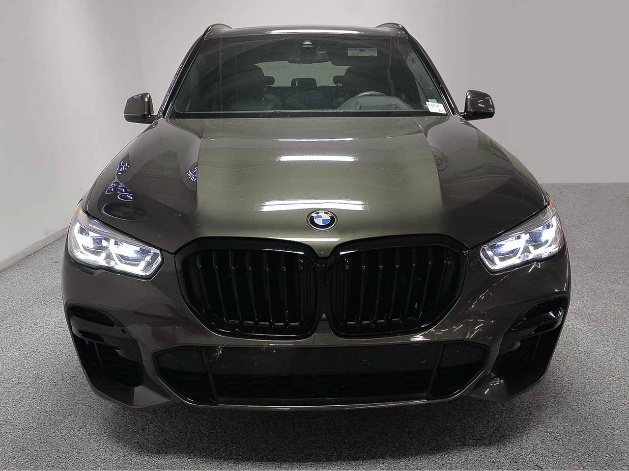 Used 2022 BMW X5 sDrive40i w/ M Sport Package RWD image 2