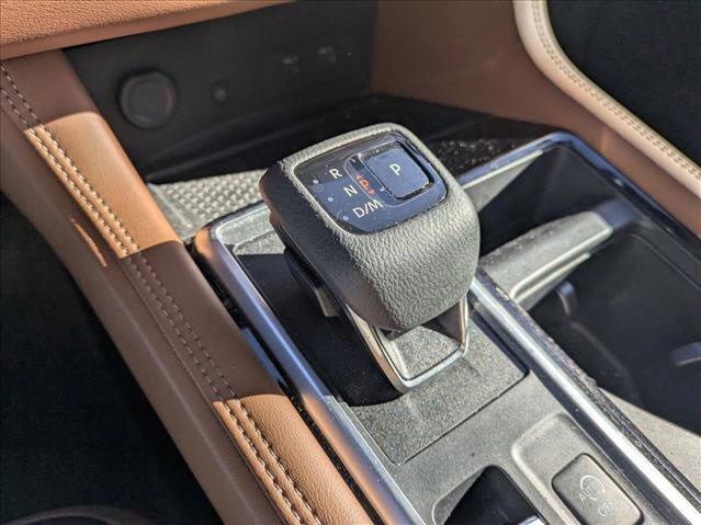 Used 2024 Nissan Pathfinder Platinum image 11