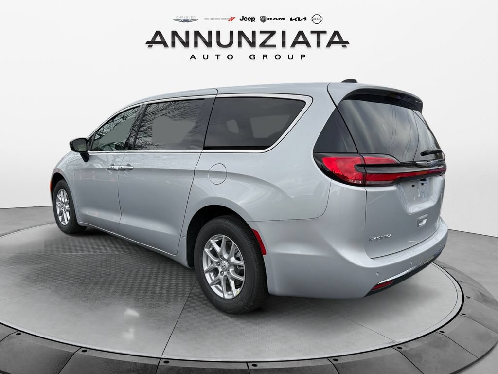 New 2026 Chrysler Pacifica Select FWD image 3