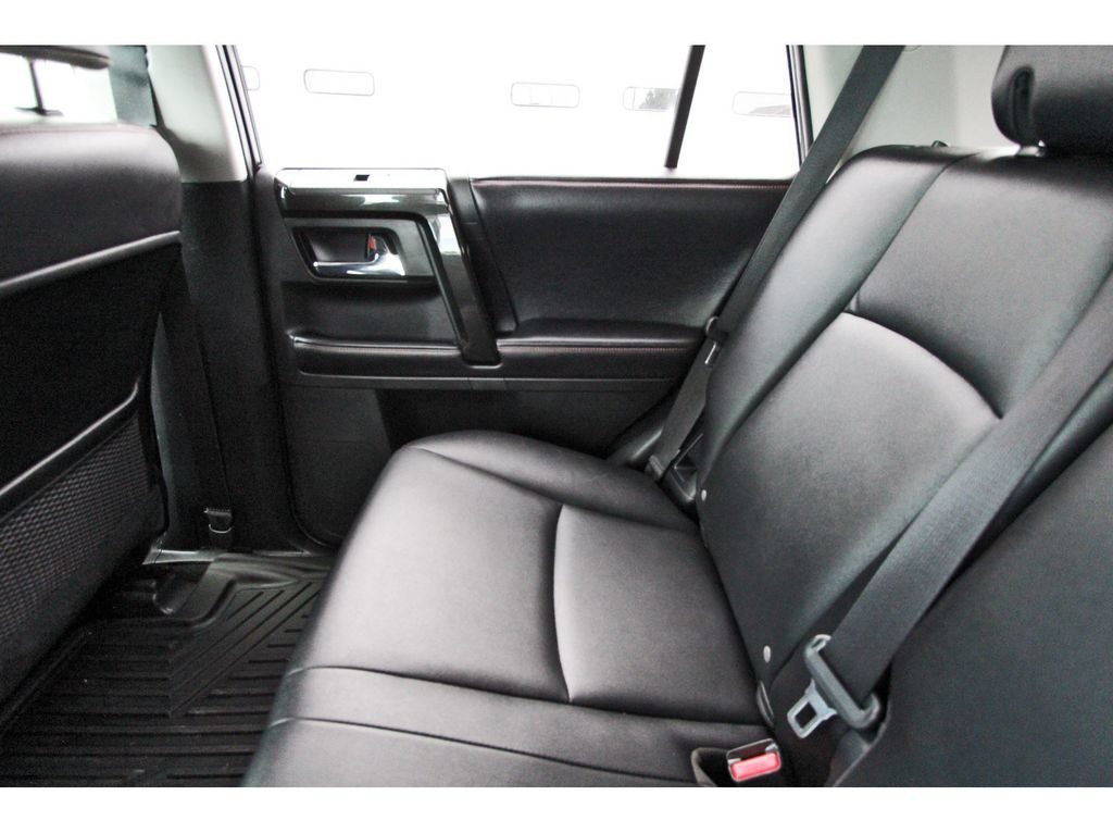 Used 2018 Toyota 4Runner TRD Off-Road Premium AWD/4WD image 13